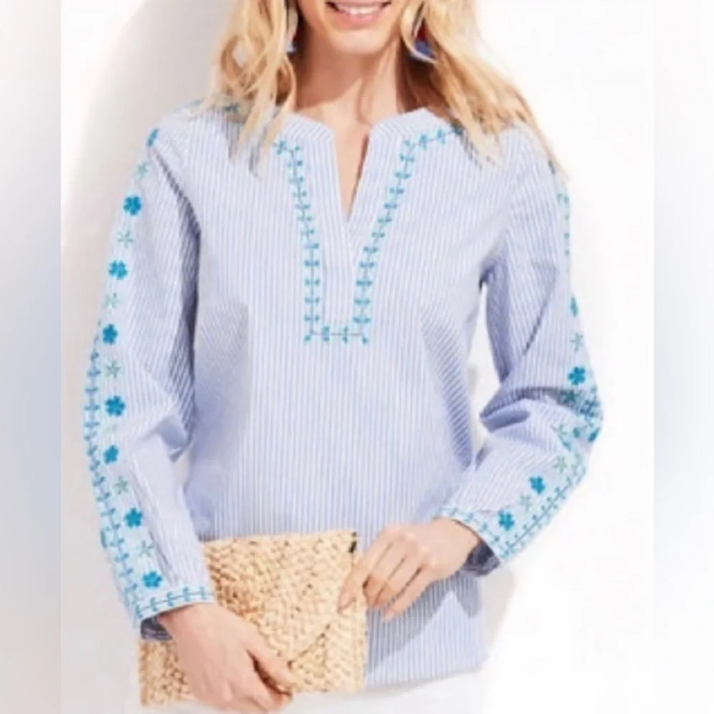 Vineyard Vines Seersucker Embroidered Savannah Top🌹 - Picture 2 of 10